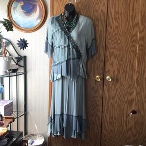 Beautiful two piece vintage dress 👗🛍